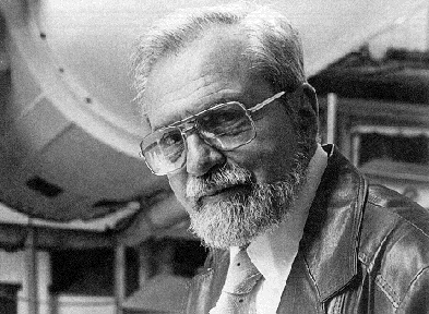 hynek-2.gif (50541 bytes)